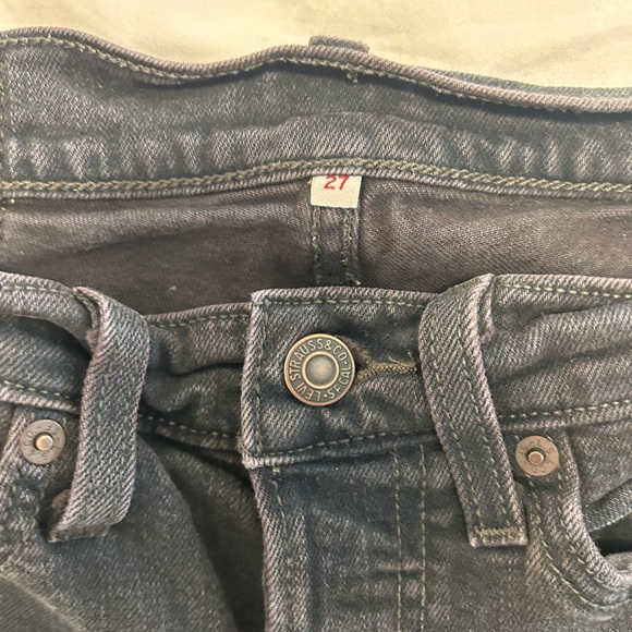 Levi’s Straight Leg Jeans - Picture 2 of 3